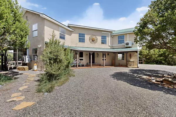 Tijeras, NM 87059,22 SANDIA MOUNTAIN RANCH DR