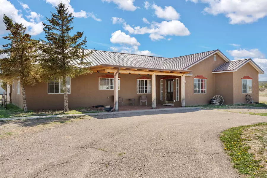 4 BANDOLERO RD, Edgewood, NM 87015