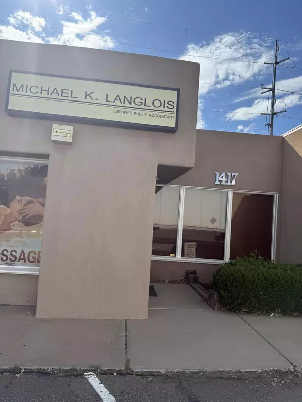 Albuquerque, NM 87110,1417 CARLISLE BLVD NE