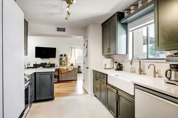 Albuquerque, NM 87120,4220 65TH ST NW