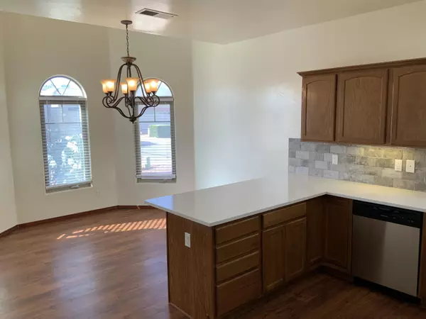 Los Lunas, NM 87031,360 TAYLOR RD NE