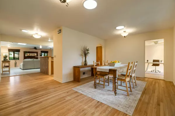 Albuquerque, NM 87108,713 CALIFORNIA ST SE