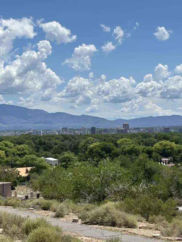 Albuquerque, NM 87105,5219 LA BAJADA RD NW
