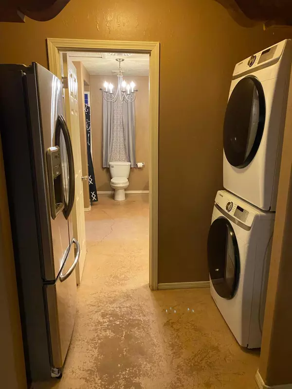 Los Lunas, NM 87031,170 El Cerro LOOP