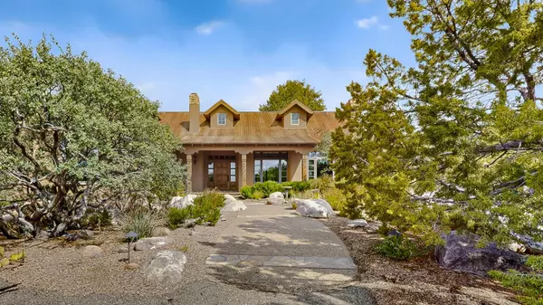 348 White Oaks DR NE, Albuquerque, NM 87122