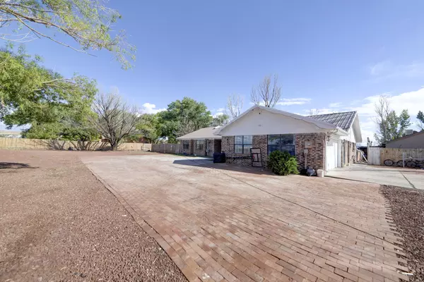 Albuquerque, NM 87105,712 SALIDA SANDIA SW
