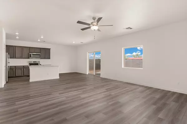 Belen, NM 87002,807 Calle De Las Rosas