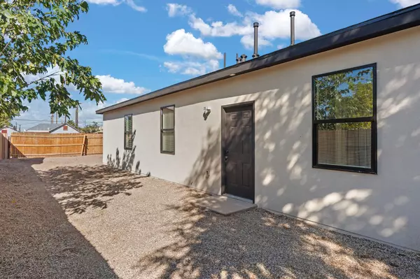 Albuquerque, NM 87102,1509 JESUS ST SE
