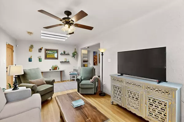 Albuquerque, NM 87106,610 DARTMOUTH DR NE