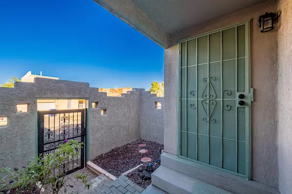 Albuquerque, NM 87123,912 KNOX CT NE