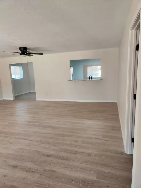 Albuquerque, NM 87107,5316 10TH CT NW