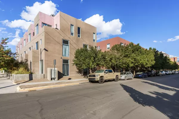 877 Silver AVE SW, Albuquerque, NM 87102