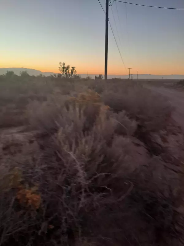 Rio Rancho, NM 87144,U8 B10 L1A 20th ST SW