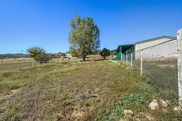 Capitan, NM 88316,102 Crest View RD