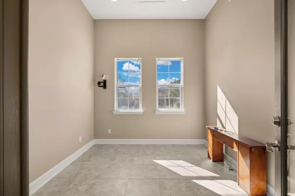 Los Lunas, NM 87031,370 Zuni River CIR SW