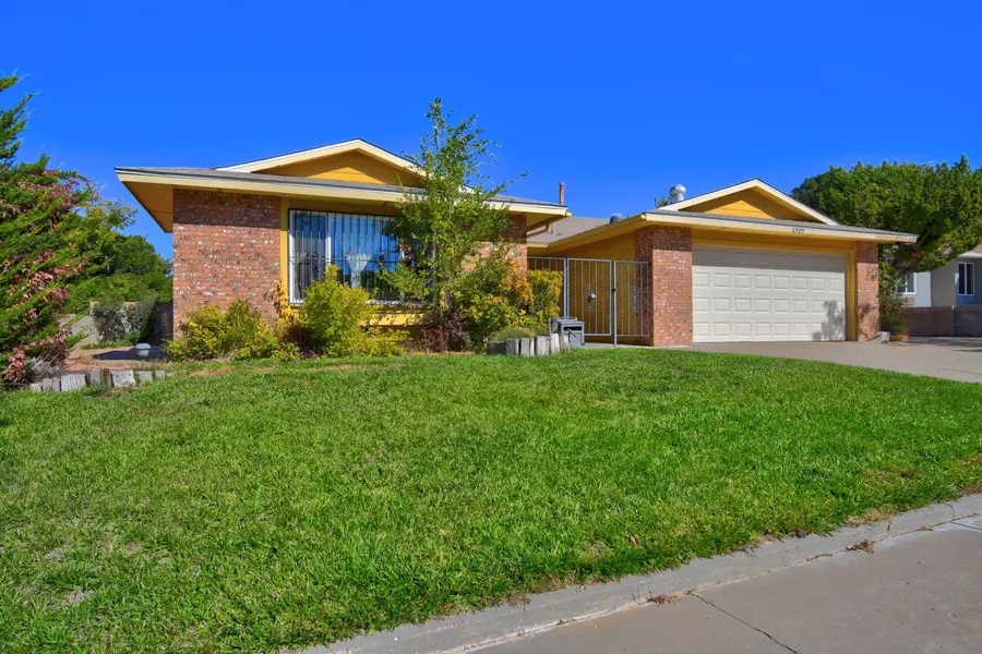 6909 Welton DR NE, Albuquerque, NM 87109
