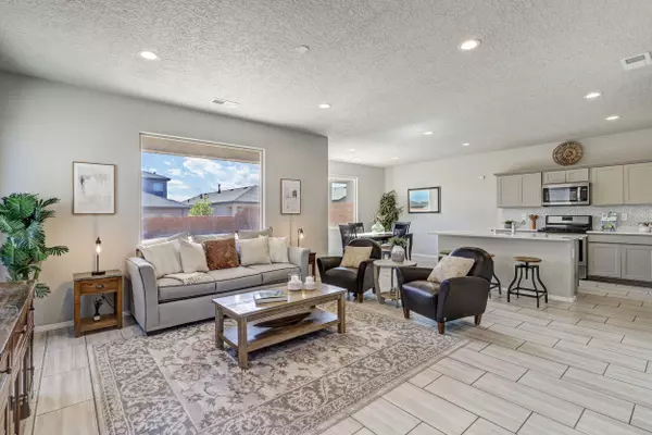 Albuquerque, NM 87121,10640 Aspiration LN SW