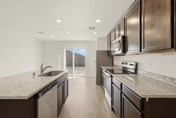 Belen, NM 87002,904 Calle De Los Lilias