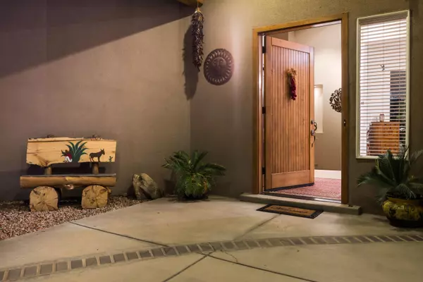 Corrales, NM 87048,235 Bazan LOOP