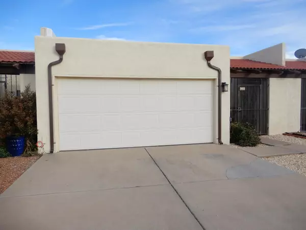 1022 Omaha ST NE, Albuquerque, NM 87112