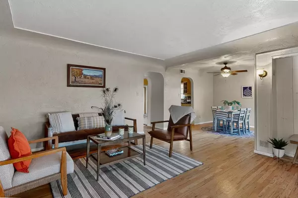 Los Ranchos, NM 87107,518 Green Valley RD NW