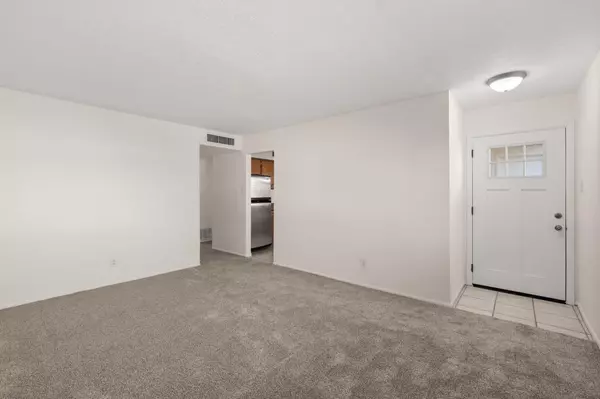 Albuquerque, NM 87109,8224 Bart AVE NE