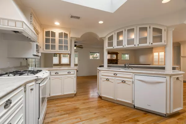 Albuquerque, NM 87110,1220 Monroe ST NE