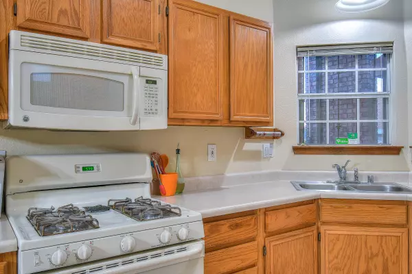 Albuquerque, NM 87121,10304 Heron RD SW