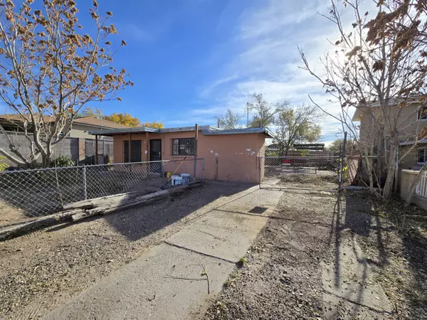 1516 Spence AVE SE, Albuquerque, NM 87106