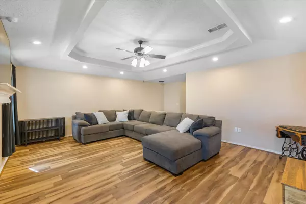 Portales, NM 88130,2221 Boxwood CIR