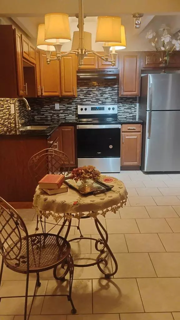 1100 Alvarado DR SE #204, Albuquerque, NM 87108