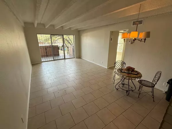 Albuquerque, NM 87108,1100 Alvarado DR SE #204