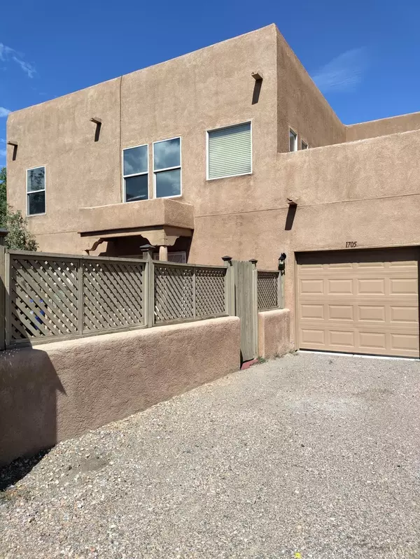 1705 Violetas RD NW, Albuquerque, NM 87104