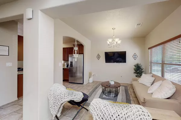 Albuquerque, NM 87106,2331 Gandert AVE SE