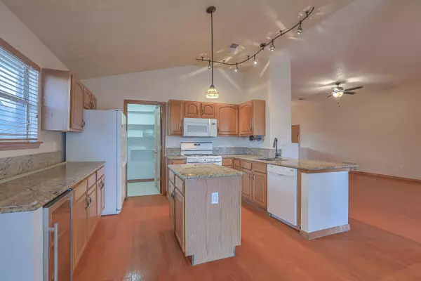 Albuquerque, NM 87120,2208 Parkwest DR NW