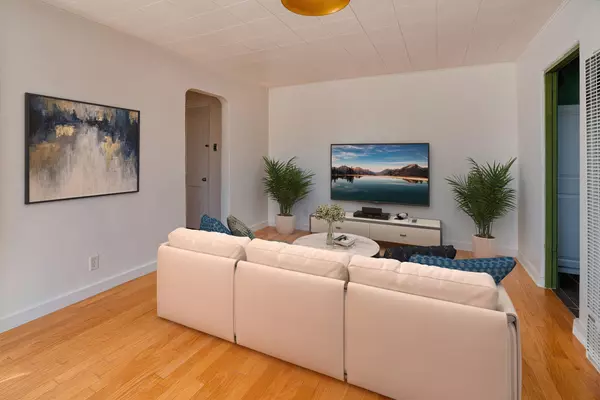 Albuquerque, NM 87110,2724 Graceland DR NE