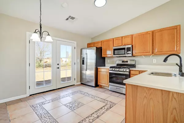 Los Lunas, NM 87031,6 El Tigre DR