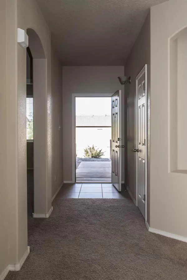 Rio Rancho, NM 87144,1439 Blue Sky LOOP NE