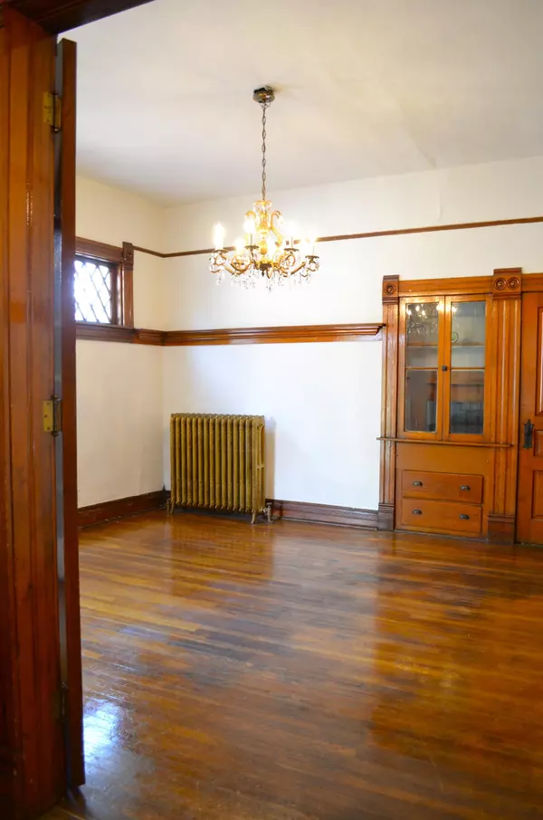 Albuquerque, NM 87102,120 Walter ST SE