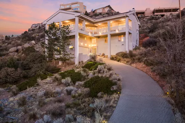 Albuquerque, NM 87111,13455 Desert Hills PL NE