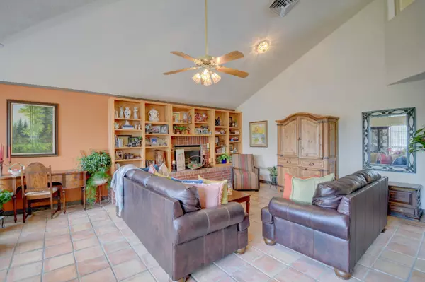 Rio Communities, NM 87002,2004 EMBARCADERO CT SE