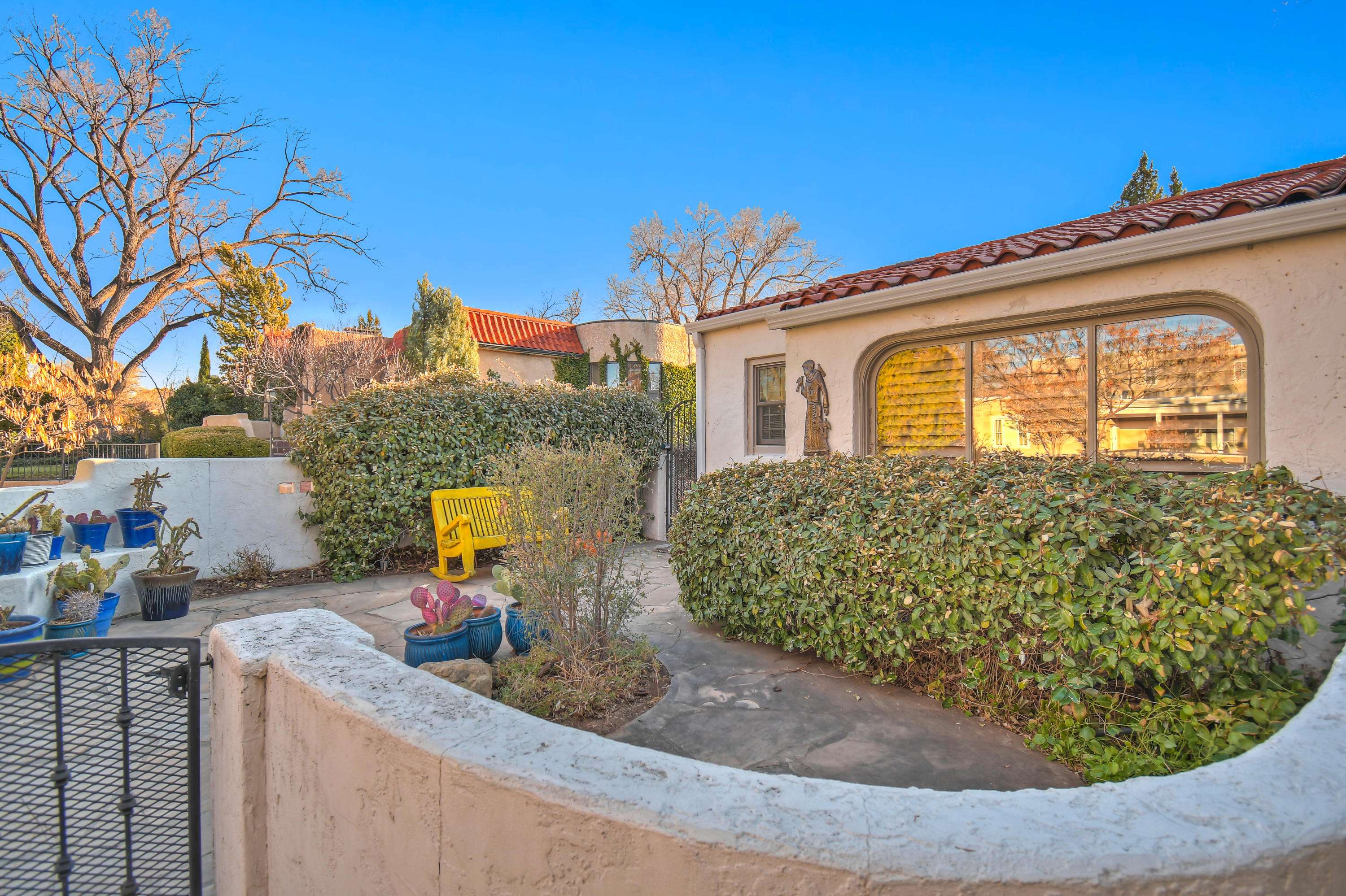 Albuquerque, NM 87106,1206 Las Lomas RD NE