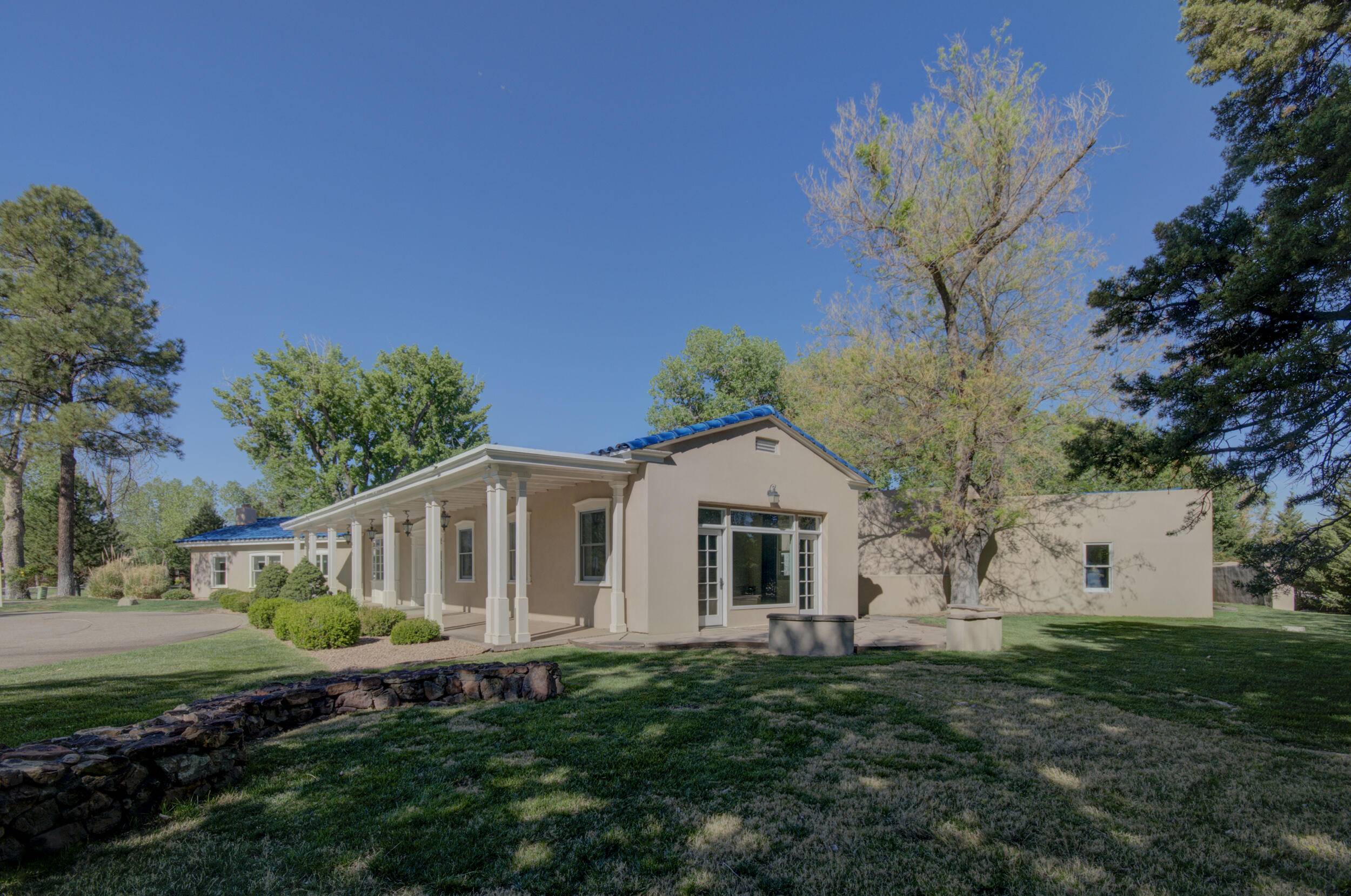 Los Ranchos, NM 87107,1015 COTTONWOOD PL NW