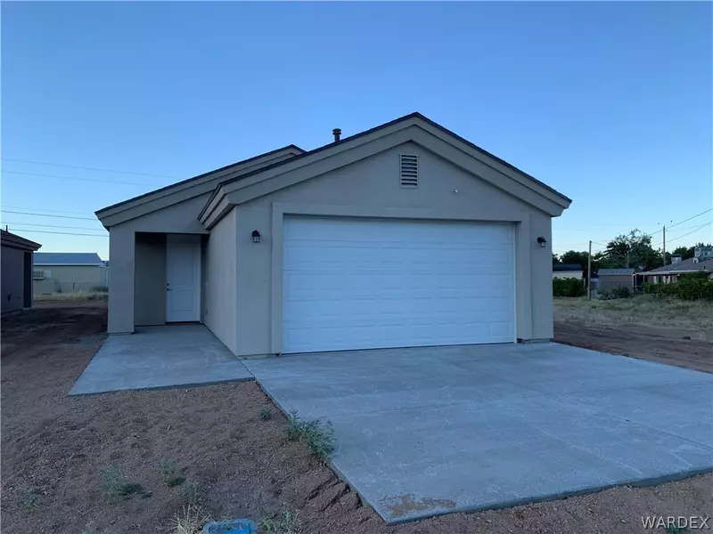 1695 E Hearne AVE, Kingman, AZ 86409