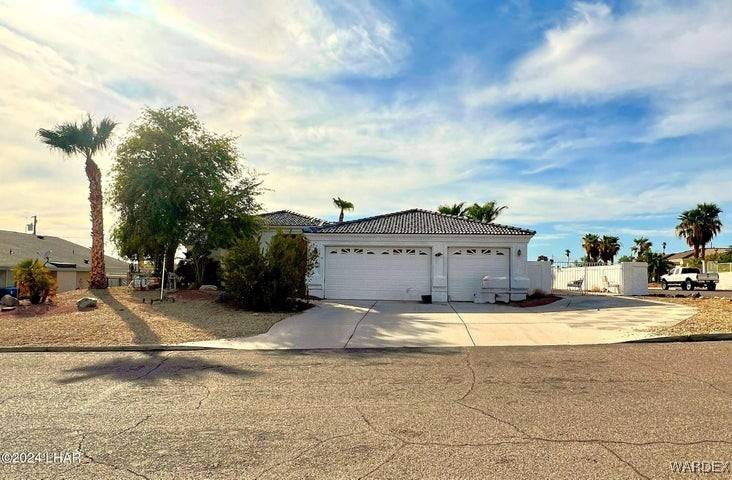 2817 War Eagle DR, Lake Havasu, AZ 86406