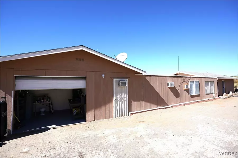 15853 Joshua DR, Dolan Springs, AZ 86441