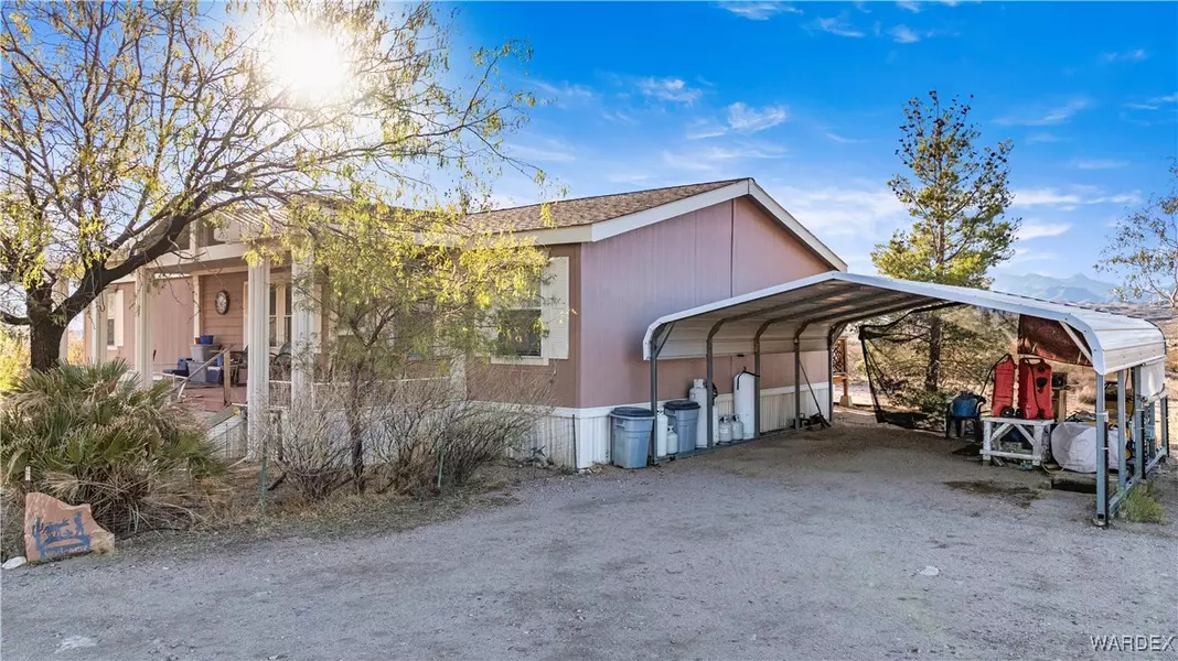 5720 S Mountain Lion RD, Kingman, AZ 86401