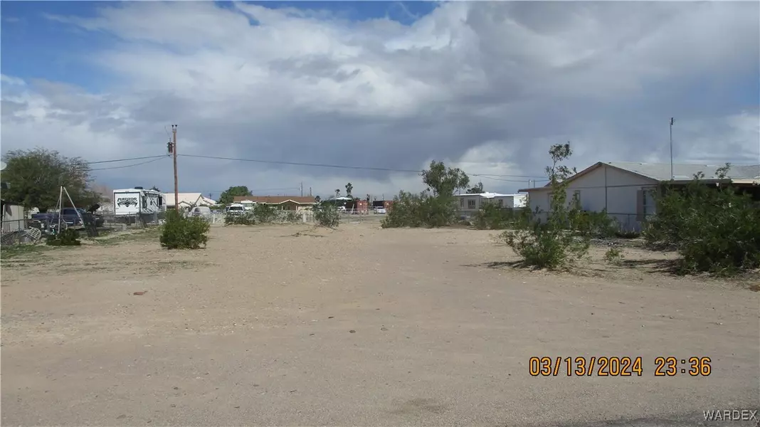 12615 S Apache Pkwy, Topock, AZ 86436