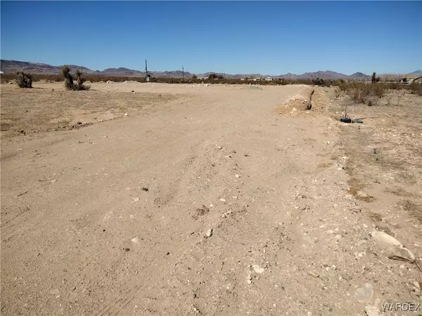 7543 W Shipp, Golden Valley, AZ 86413