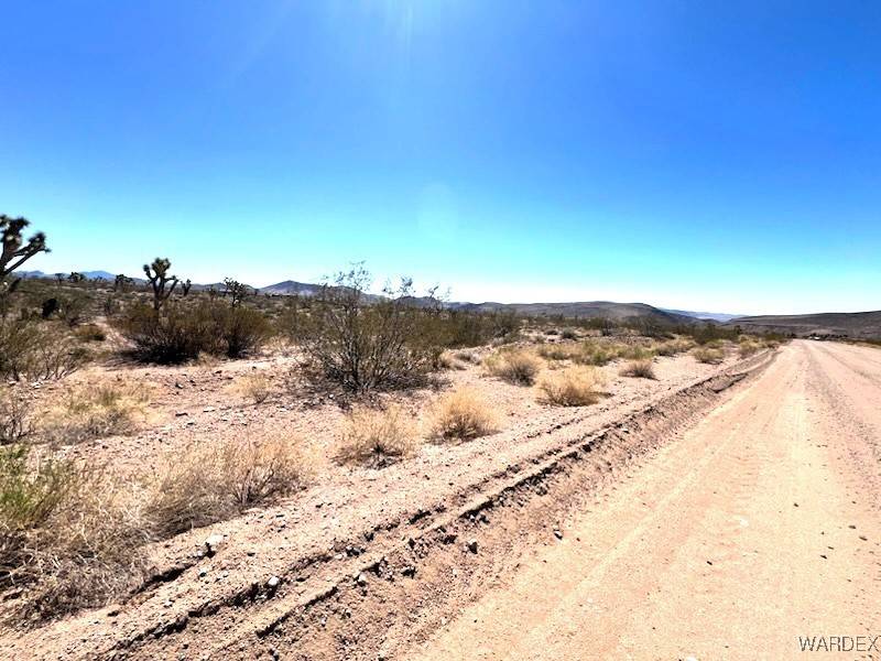 21388 N Spear BLVD, White Hills, AZ 86445